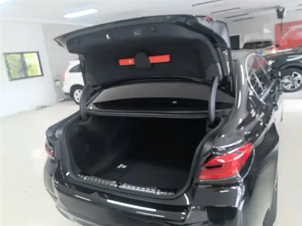 2023 BMW 5 Series 530Li Leading Edition M Sport Package — миниатюра 19