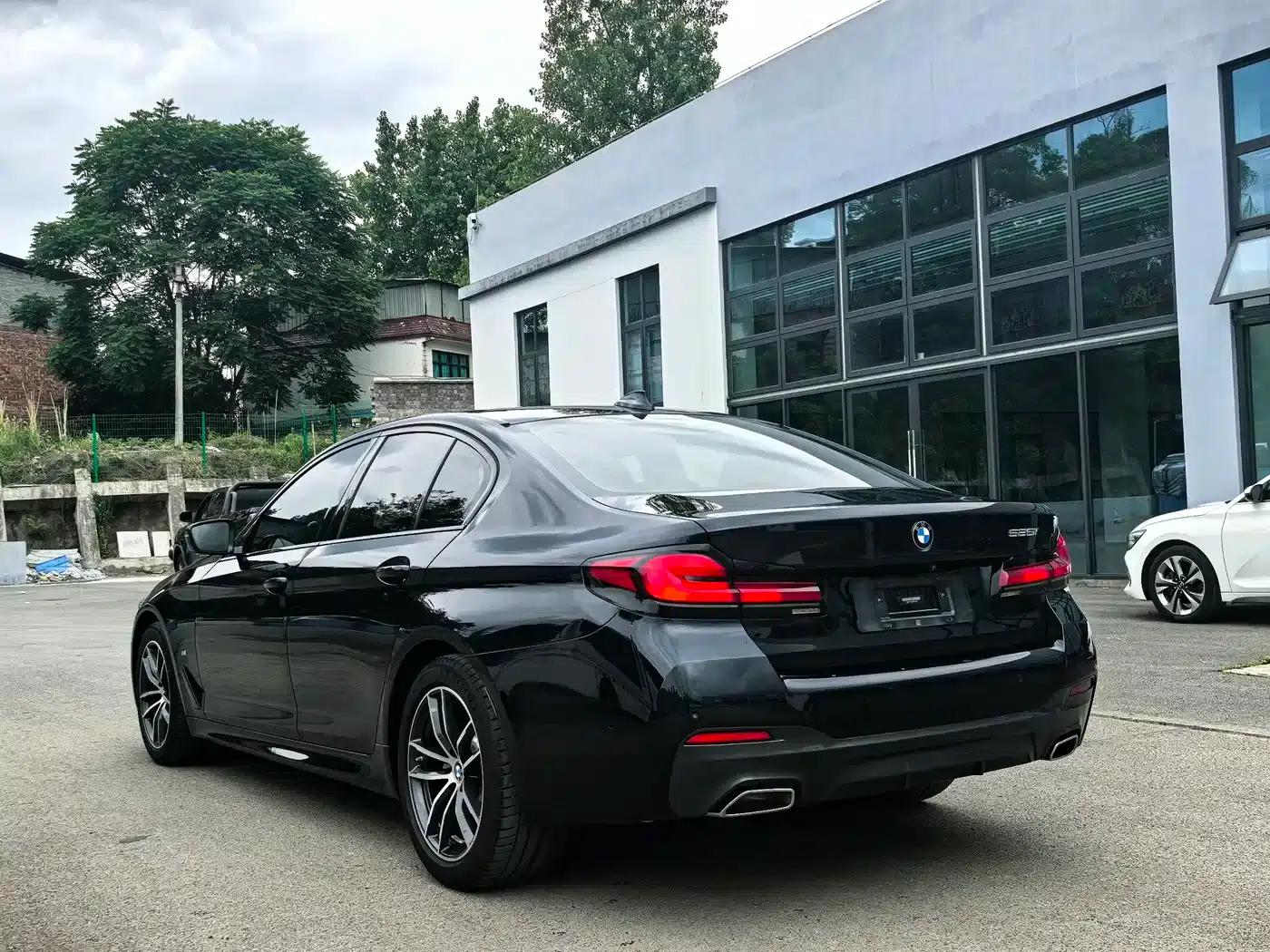 2021 BMW 5 Series Imported Model 525i M Sport Package — миниатюра 10