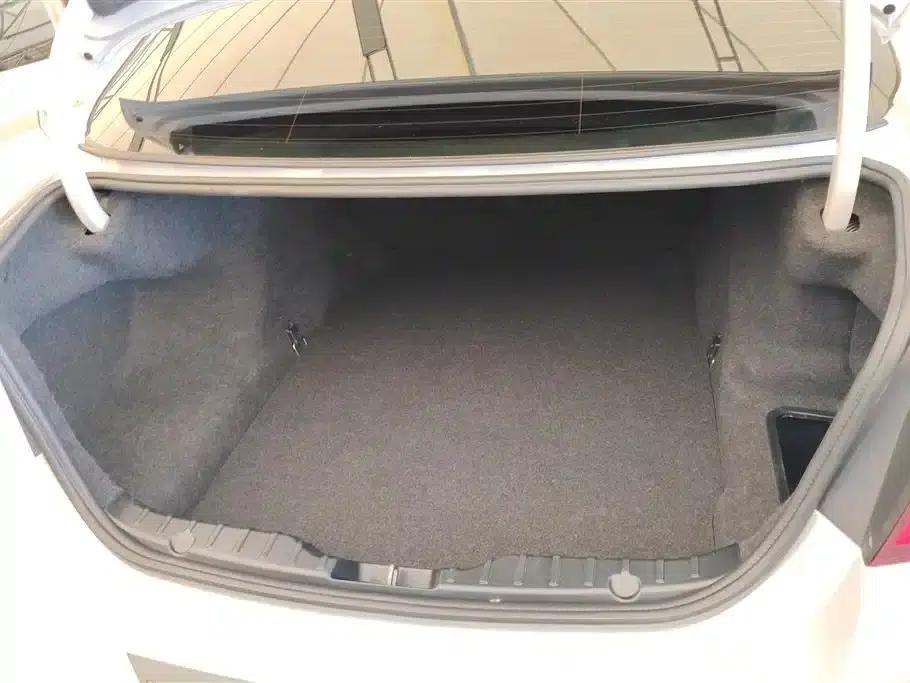 2014 BMW 5 Series Imported Model 520i Elegant Edition — миниатюра 4