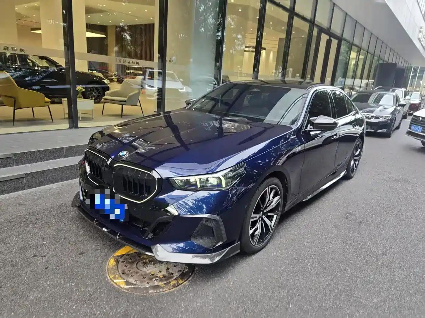 2024 BMW 5 Series Imported Model 530i M Sport Package — миниатюра 1