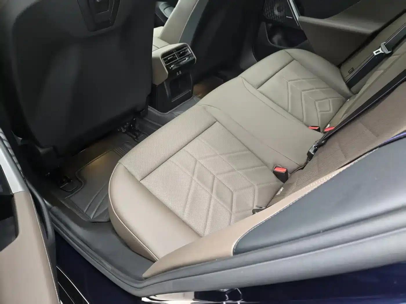 2024 BMW 5 Series Imported Model 530i M Sport Package — миниатюра 7
