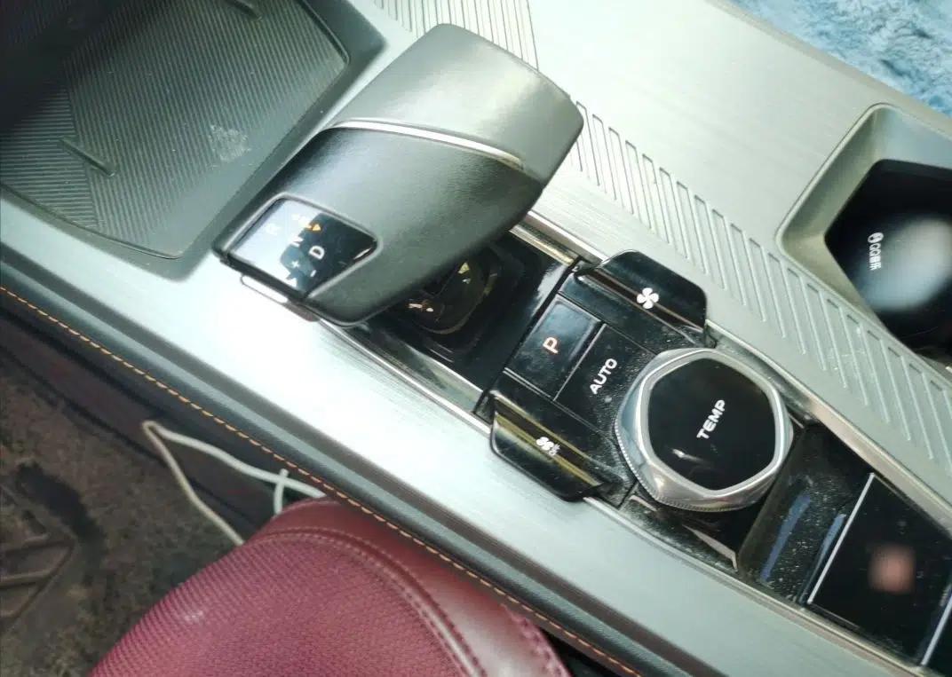 CHANGAN OSHAN Z6 New Energy 2023 ZhiDian iDD 150KM Flagship PLUS — миниатюра 17