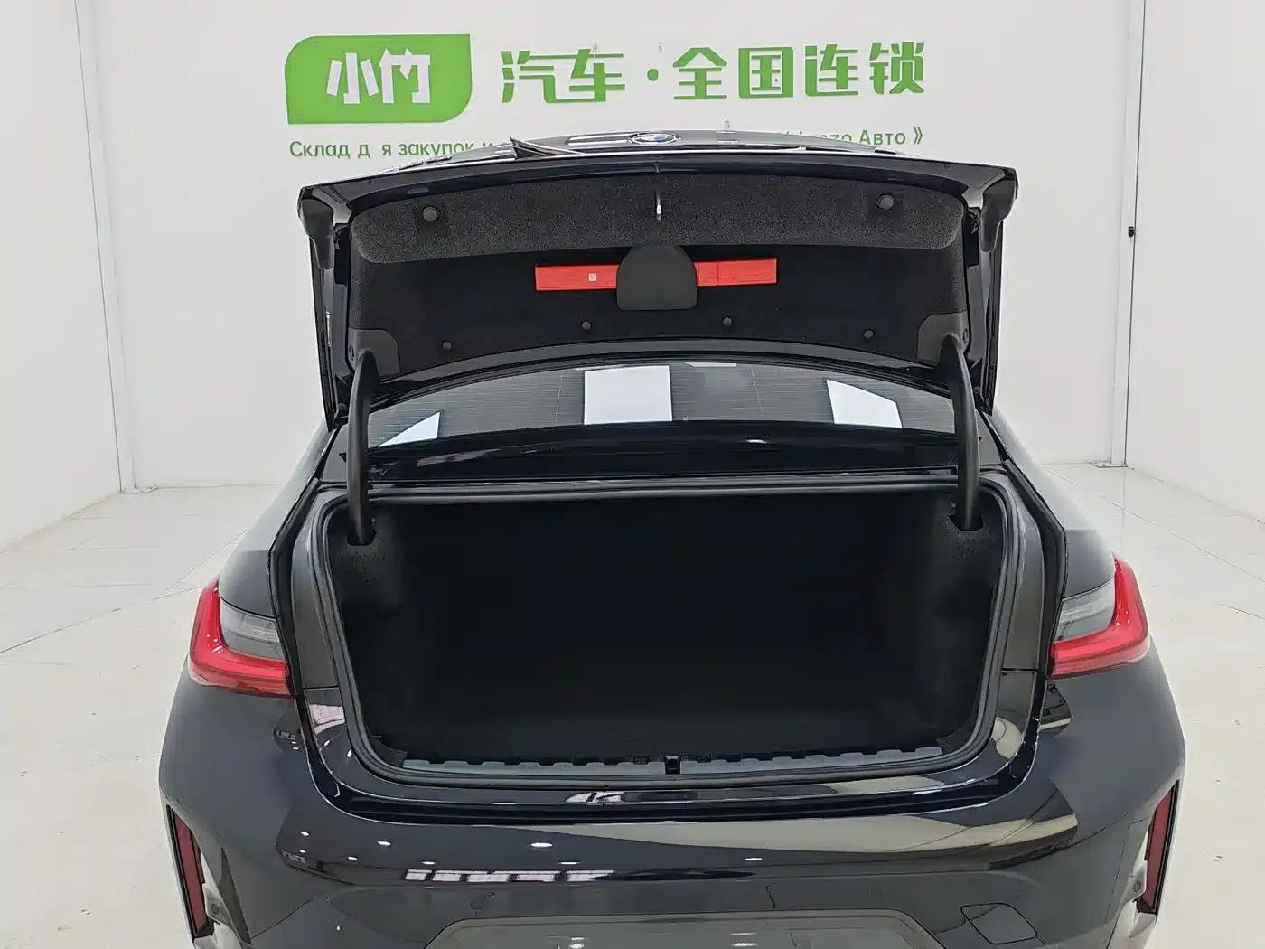 2023 BMW 3 Series 320Li M Sport Package — миниатюра 16