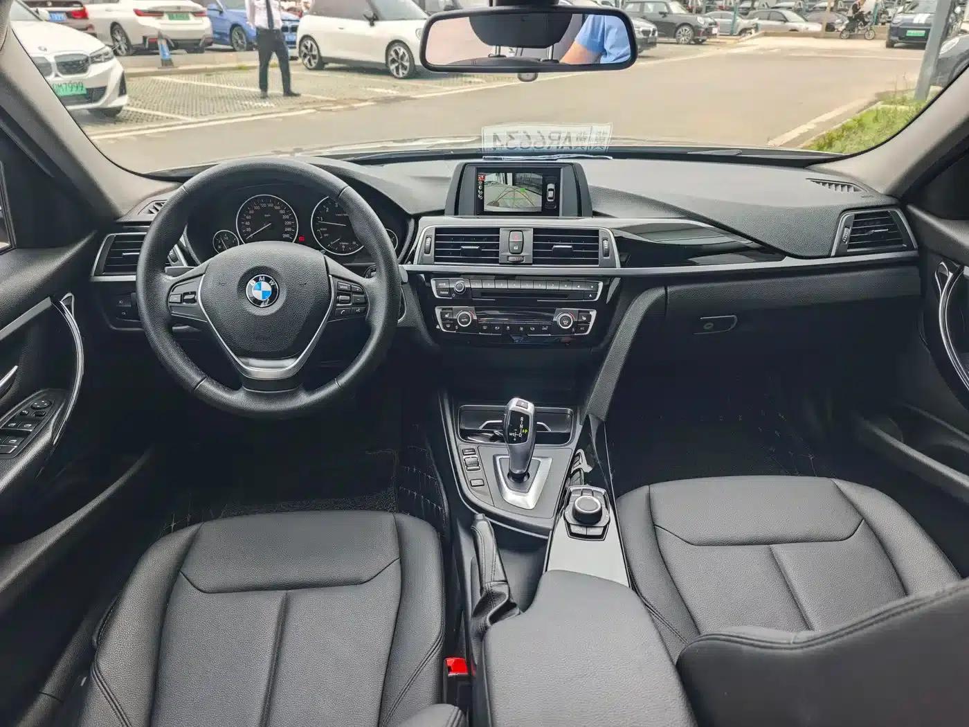 2017 BMW 3 Series 320Li xDrive Fashion Edition — миниатюра 11
