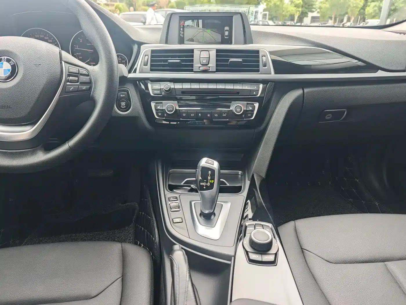 2017 BMW 3 Series 320Li xDrive Fashion Edition — миниатюра 12