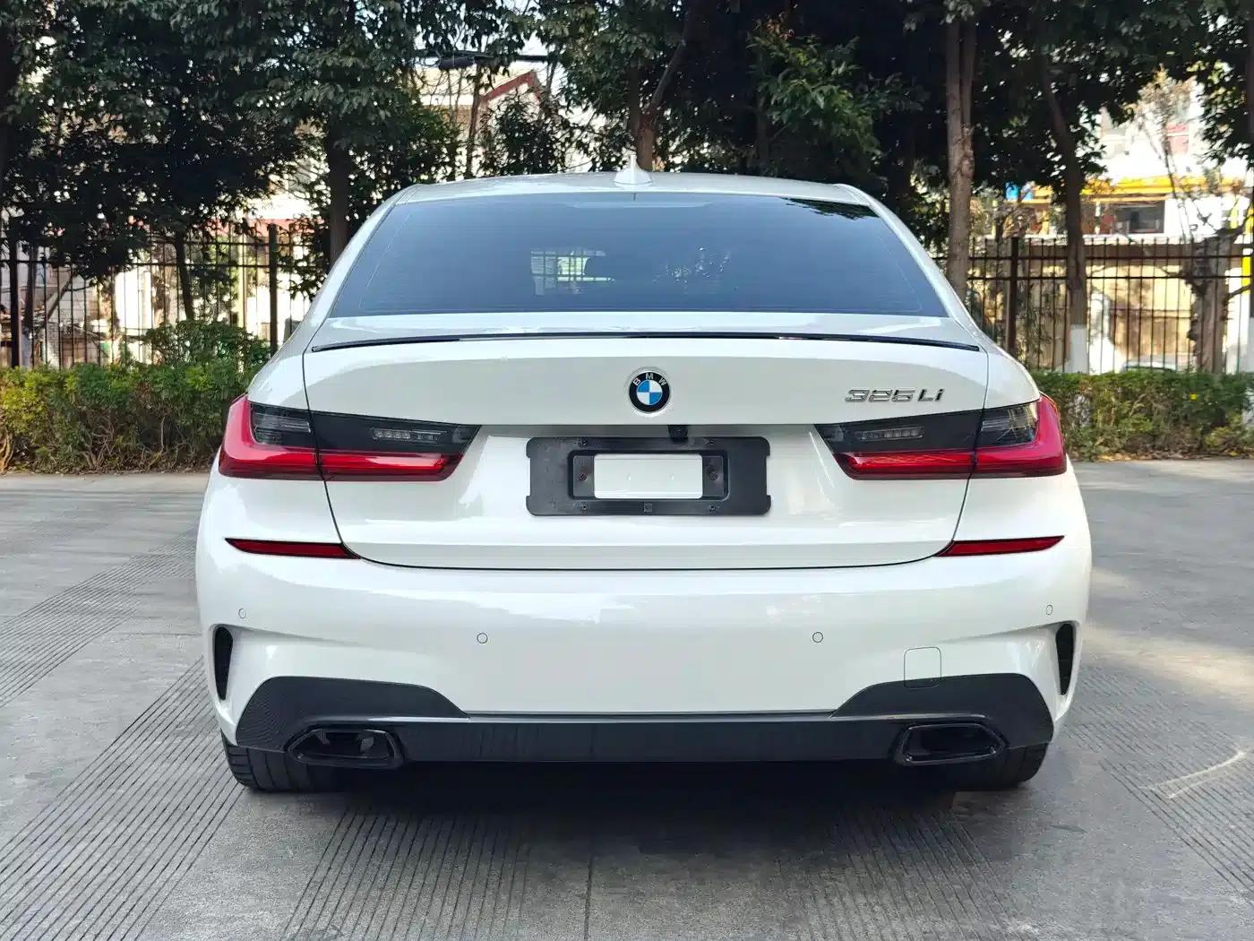 2021 BMW 3 Series 325Li M Sport Shadow Edition — миниатюра 17