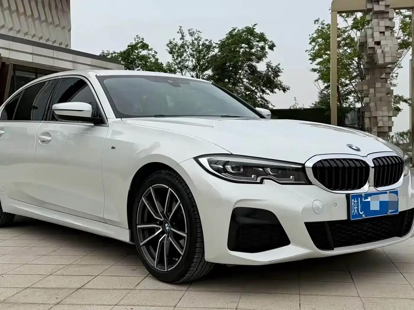 2022 BMW 3 Series 325Li M Sport Package — миниатюра 3