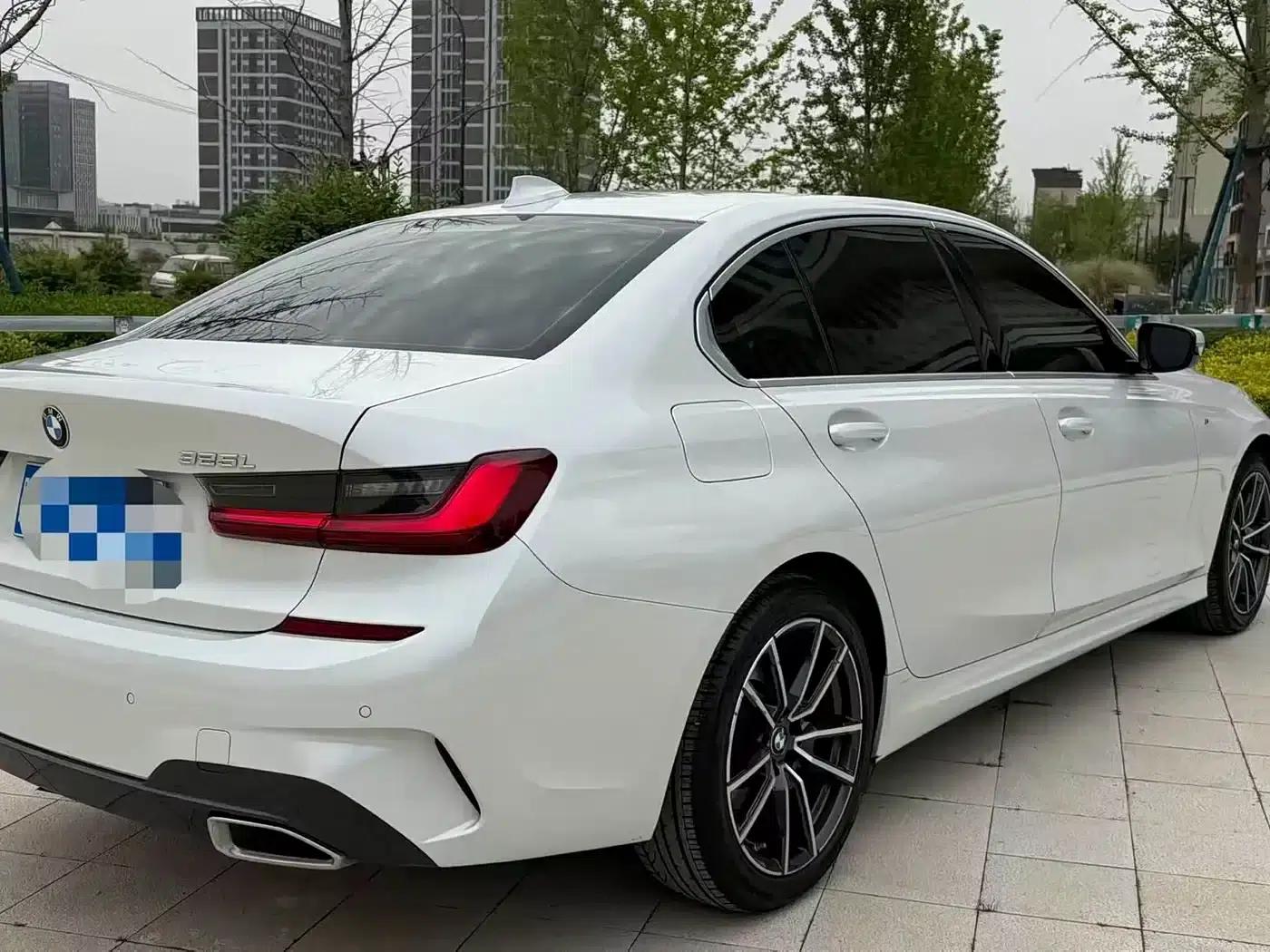 2022 BMW 3 Series 325Li M Sport Package — миниатюра 7