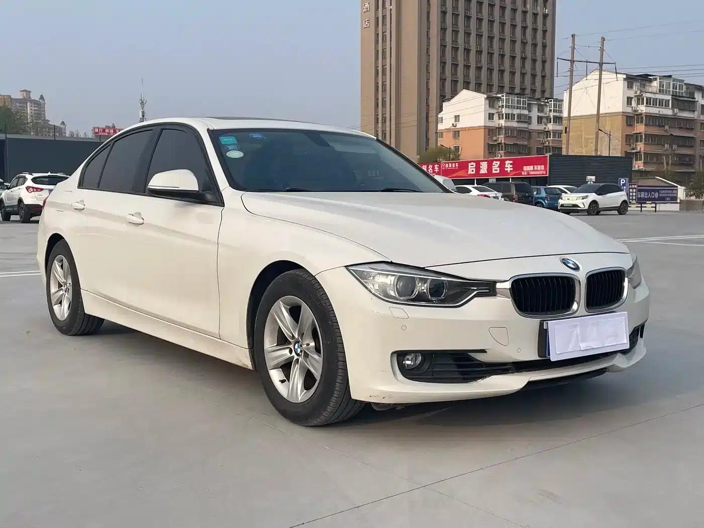 BMW 3 Series 2015 320i Fashion Edition — миниатюра 2