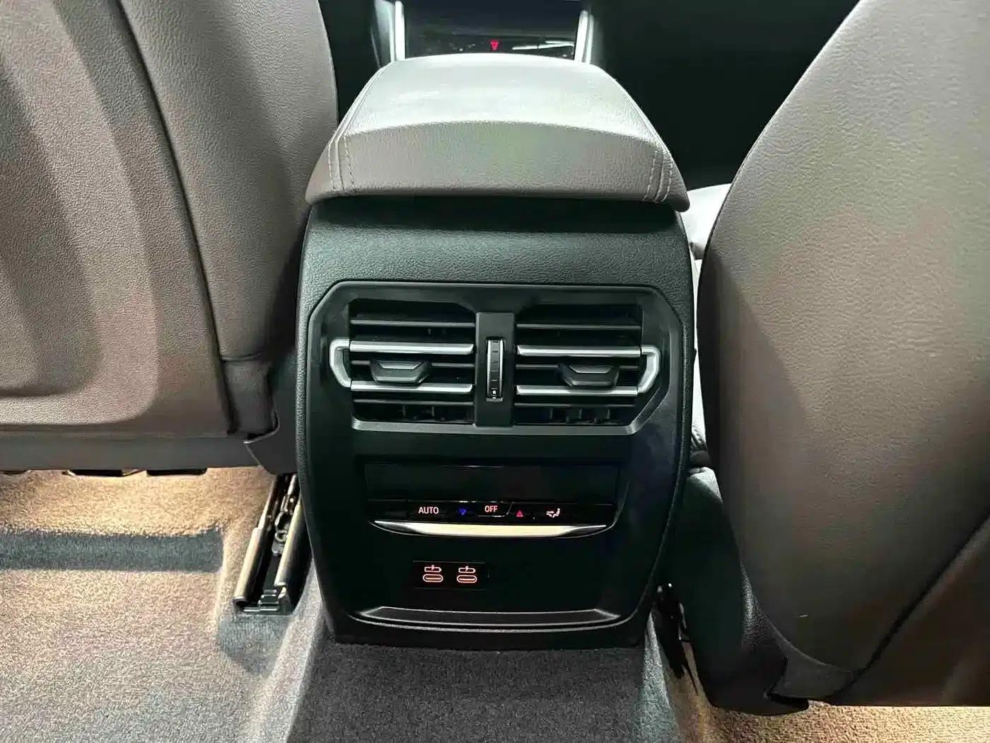 2023 BMW 3 Series 320Li M Sport Package — миниатюра 13