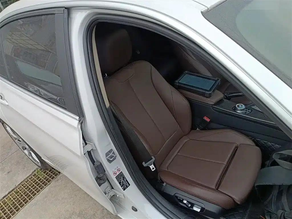 BMW 3 Series 2019 320Li Fashion Edition — миниатюра 17