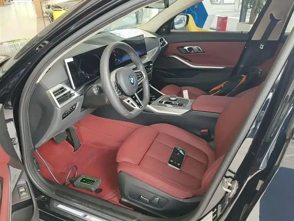 2025 BMW 3 Series 330Li M Sport Shadow Edition — миниатюра 15