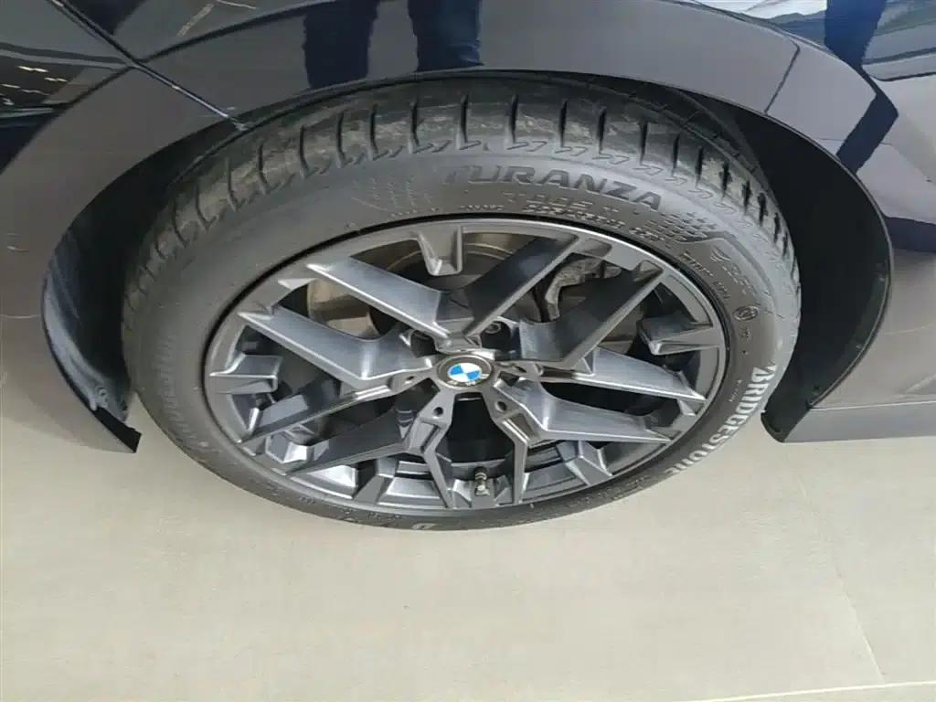 2025 BMW 3 Series 330Li M Sport Shadow Edition — миниатюра 23