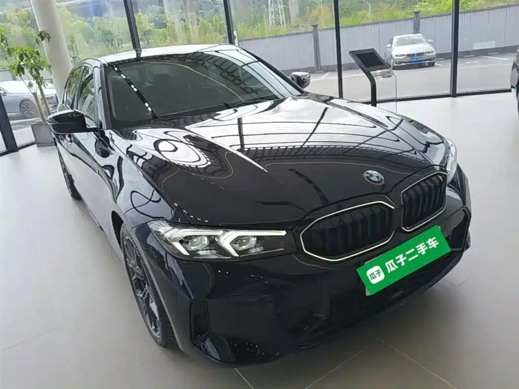 2025 BMW 3 Series 330Li M Sport Shadow Edition — миниатюра 4