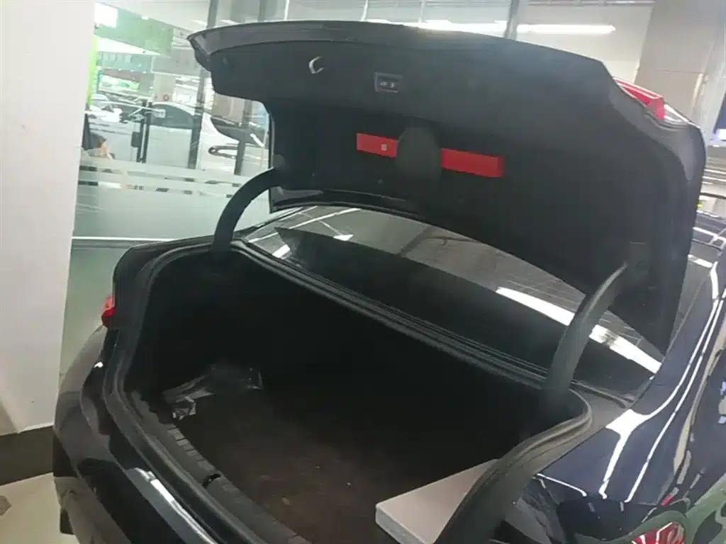 2024 BMW 3 Series 325Li M Sport Package — миниатюра 19