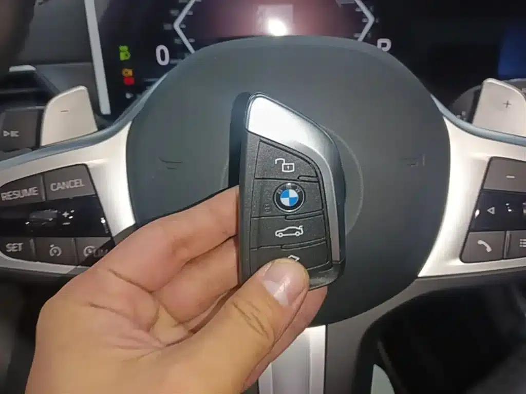 2024 BMW 3 Series 325Li M Sport Package — миниатюра 9