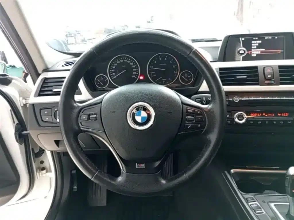 2014 BMW 3 Series 320i Fashion Edition — миниатюра 11