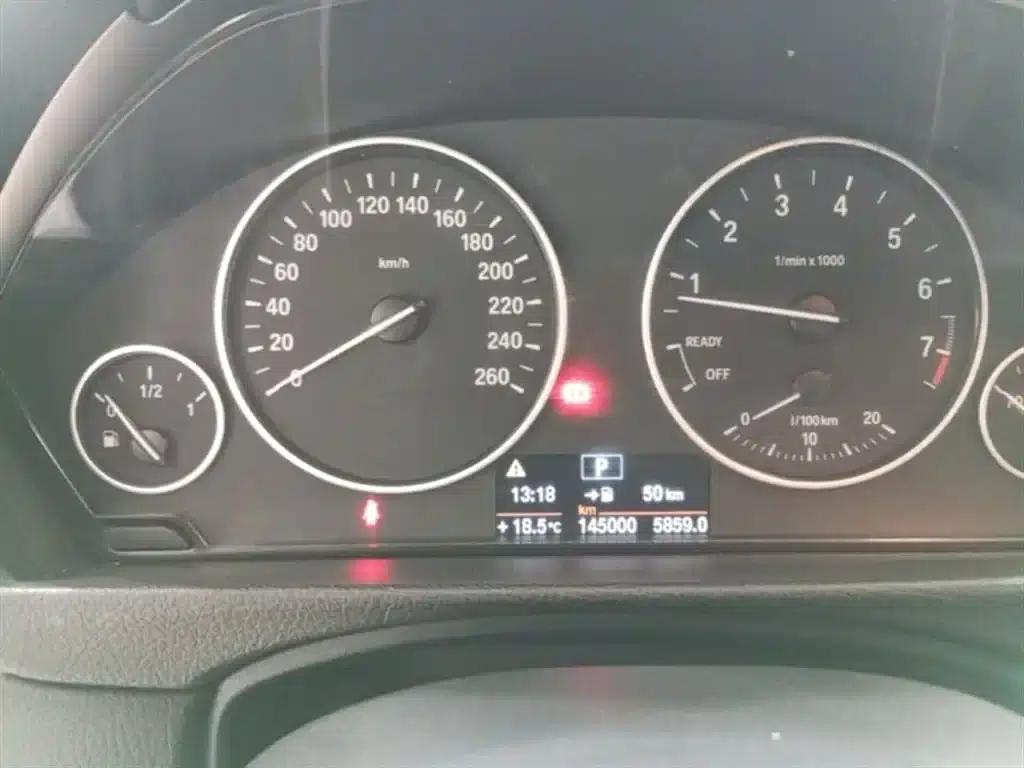 2014 BMW 3 Series 320i Fashion Edition — миниатюра 12