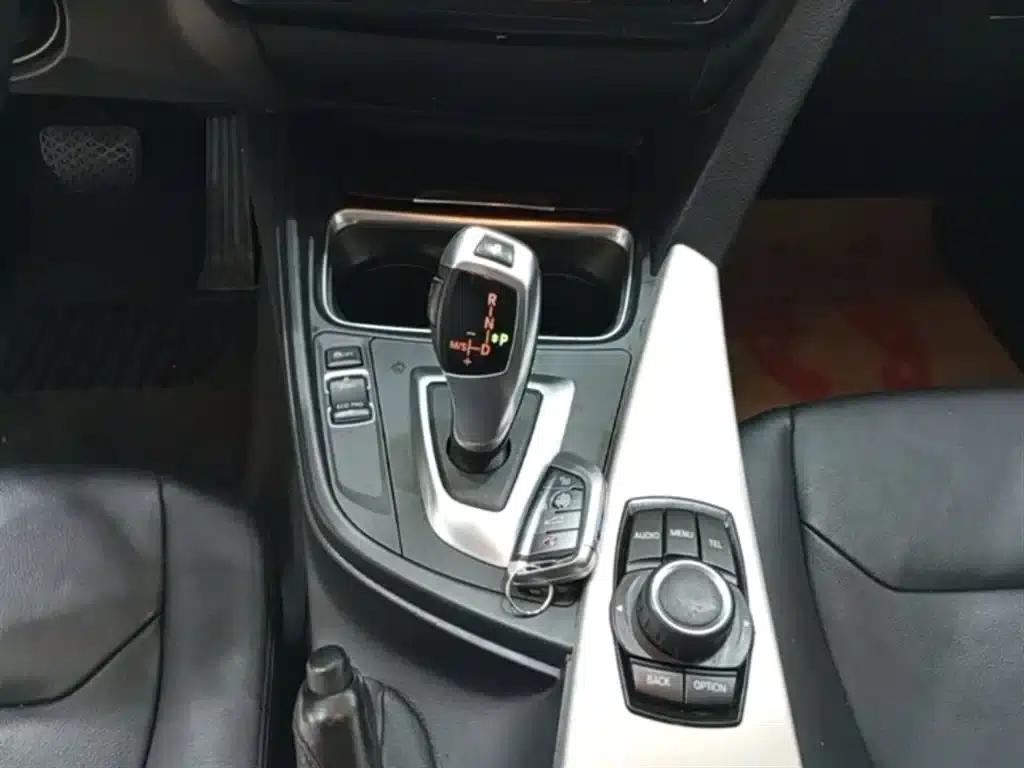 2014 BMW 3 Series 320i Fashion Edition — миниатюра 14