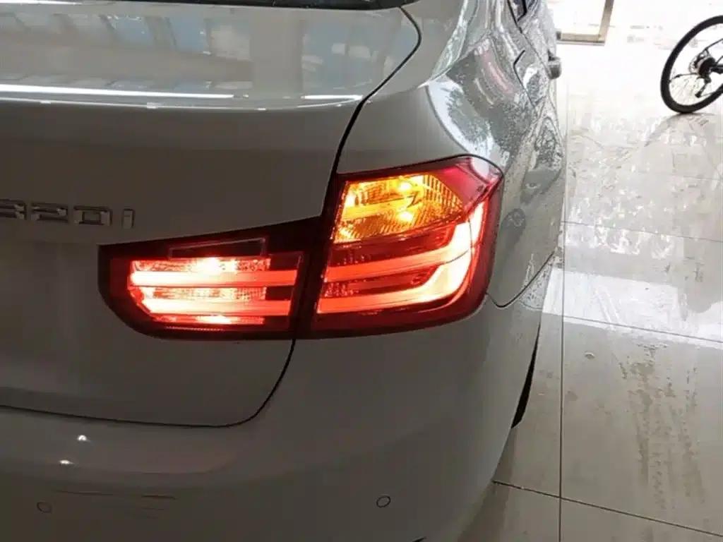 2014 BMW 3 Series 320i Fashion Edition — миниатюра 8
