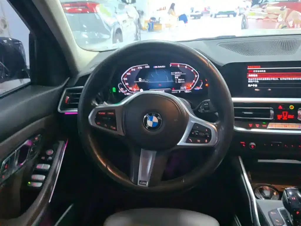 2020 BMW 3 Series 325i M Sport Package — миниатюра 11