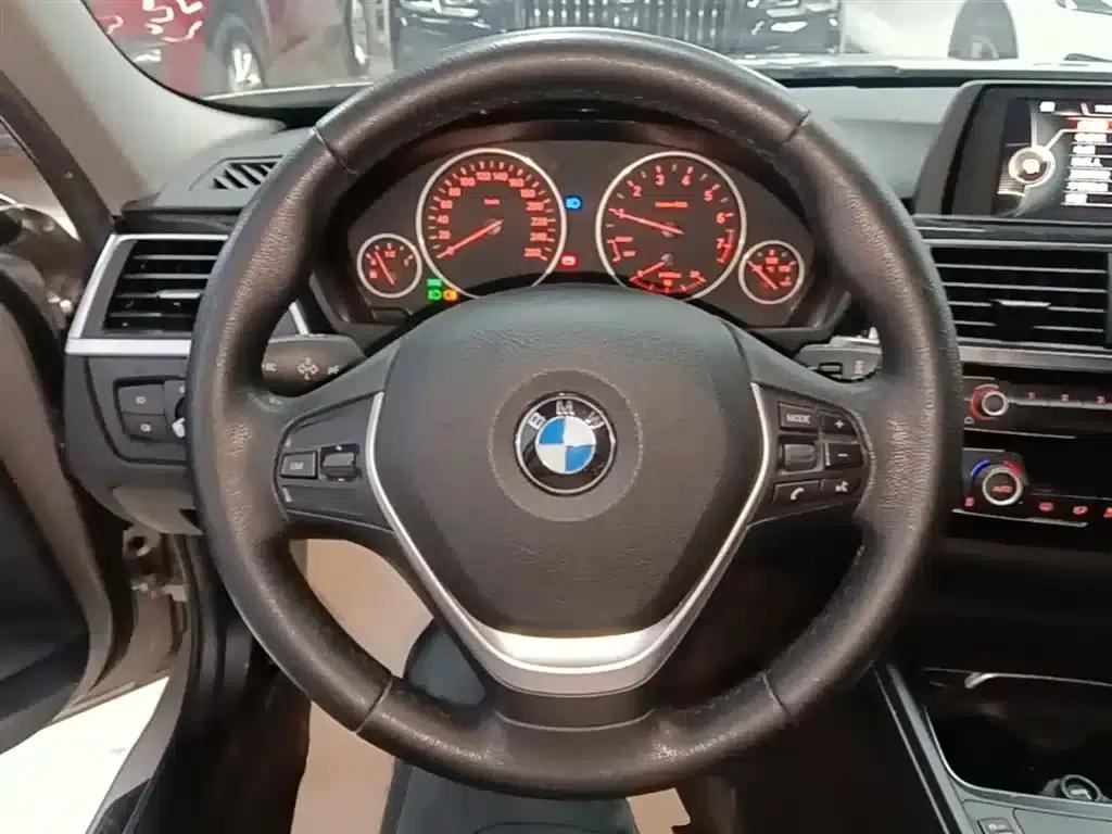 2017 BMW 3 Series 320Li Fashion Edition — миниатюра 11