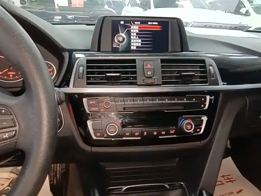 2017 BMW 3 Series 320Li Fashion Edition — миниатюра 13