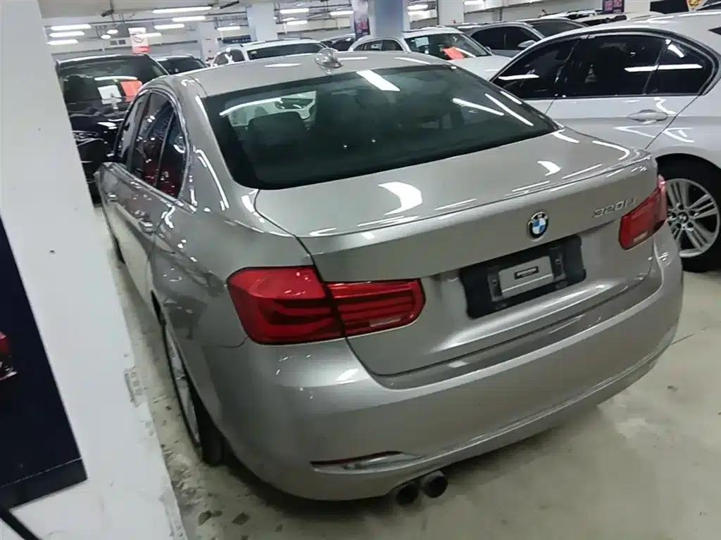 2017 BMW 3 Series 320Li Fashion Edition — миниатюра 5