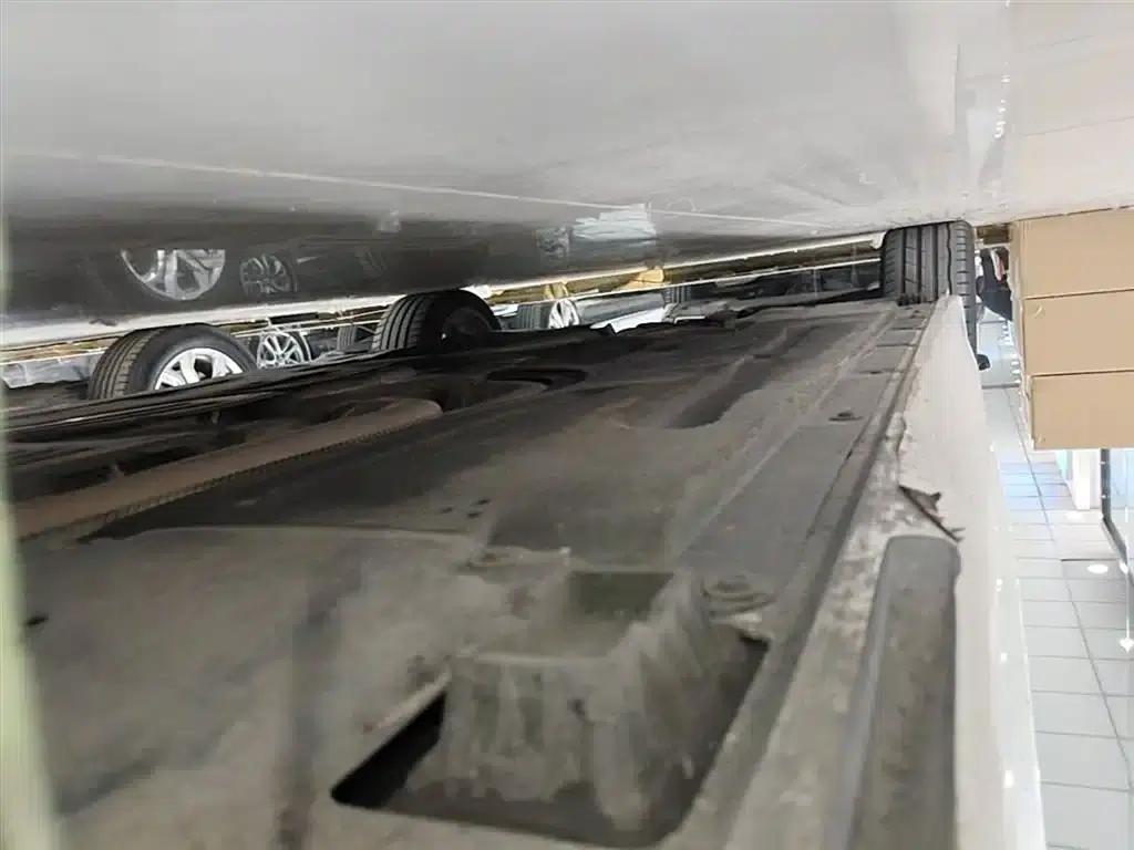 2022 BMW 3 Series 325Li M Sport Package — миниатюра 21