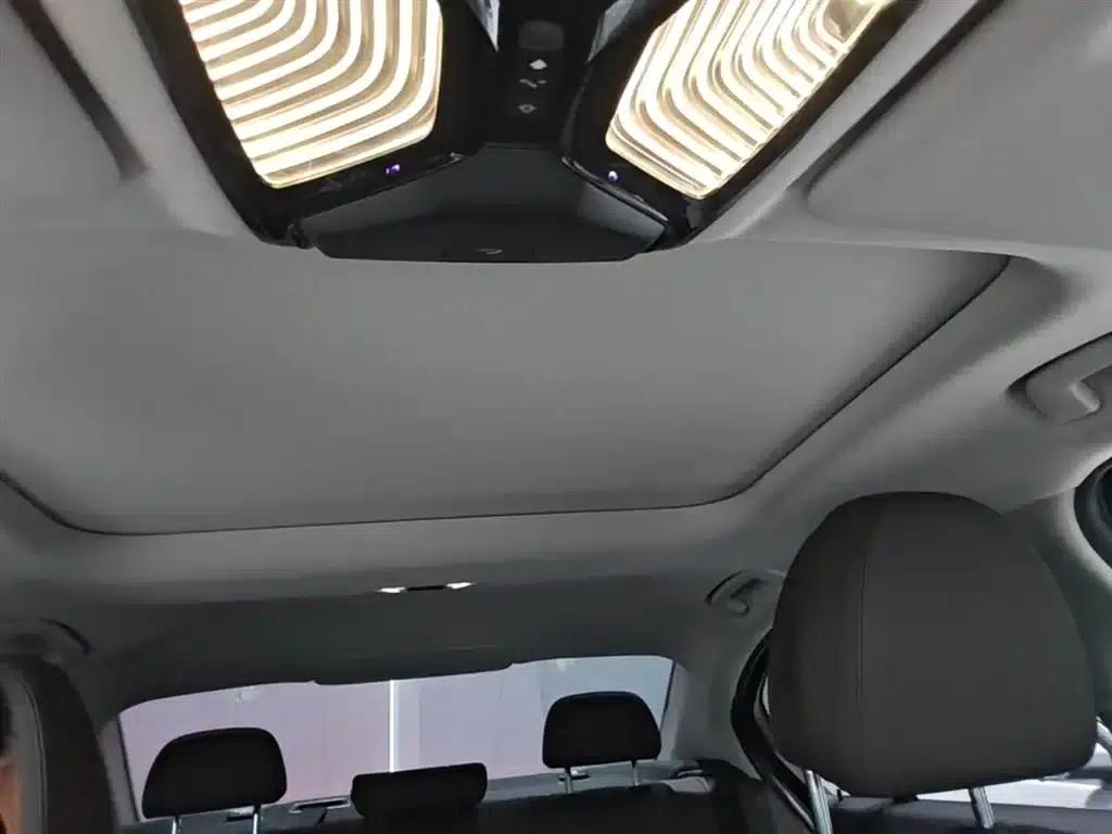 2020 BMW 3 Series 325i M Sport Package — миниатюра 18