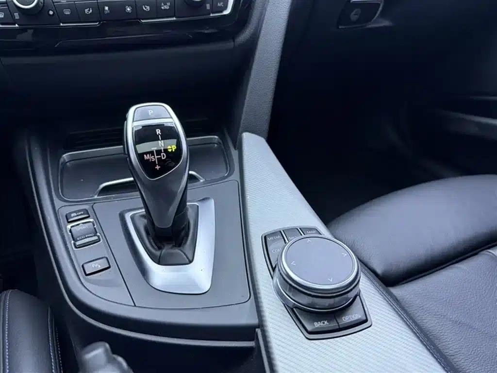 2018 BMW 3 Series 330i M Sport Shadow Edition — миниатюра 16