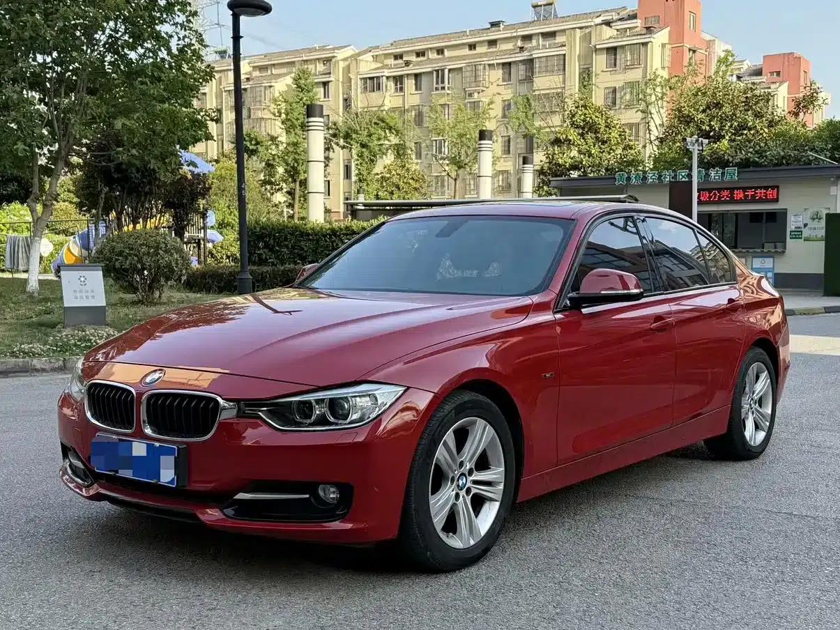 2013 BMW 3 Series (Imported) Facelift 320i Sport Design Package — миниатюра 1