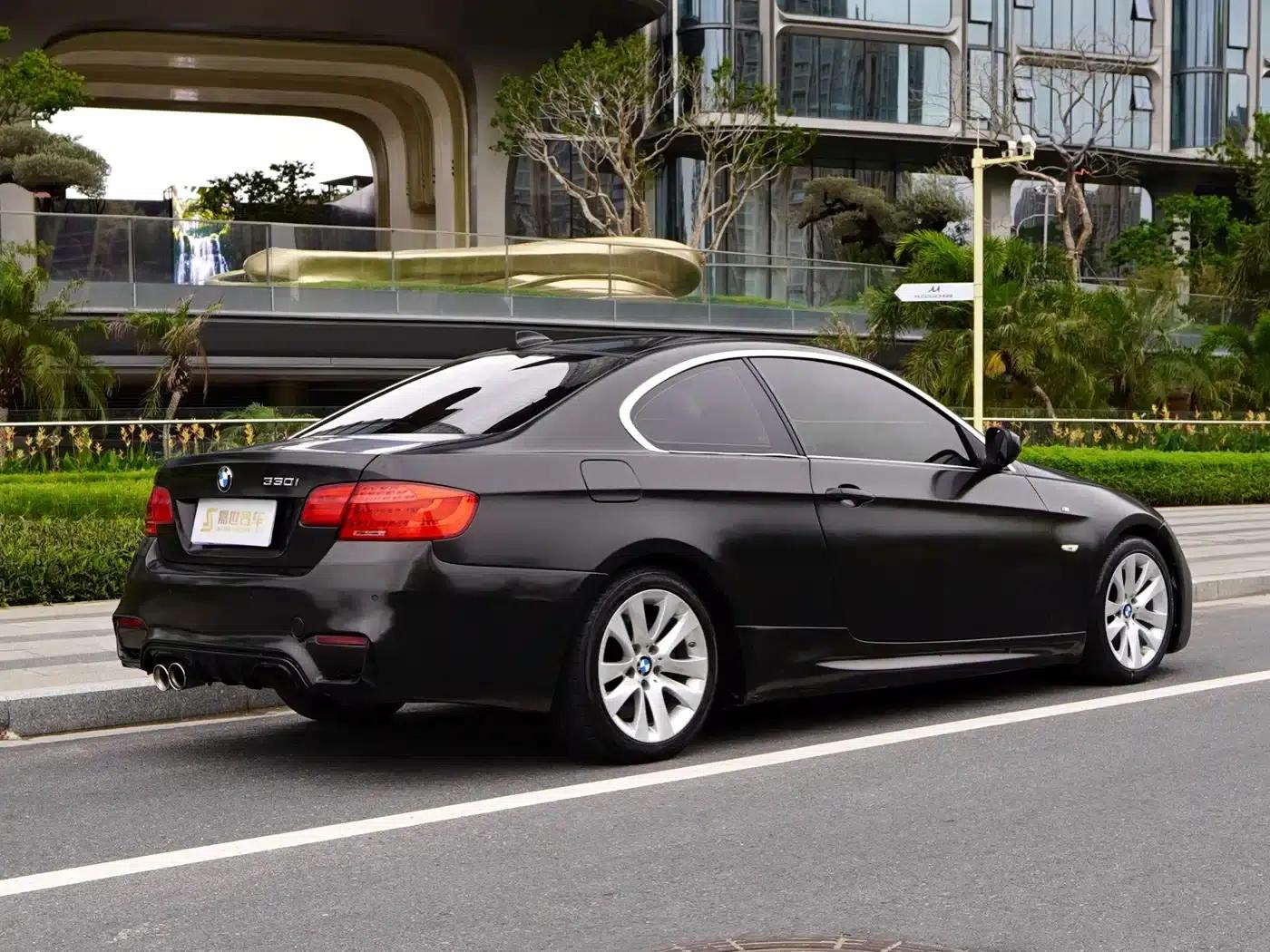 2011 BMW 3 Series 330i Coupe (Imported) — миниатюра 13