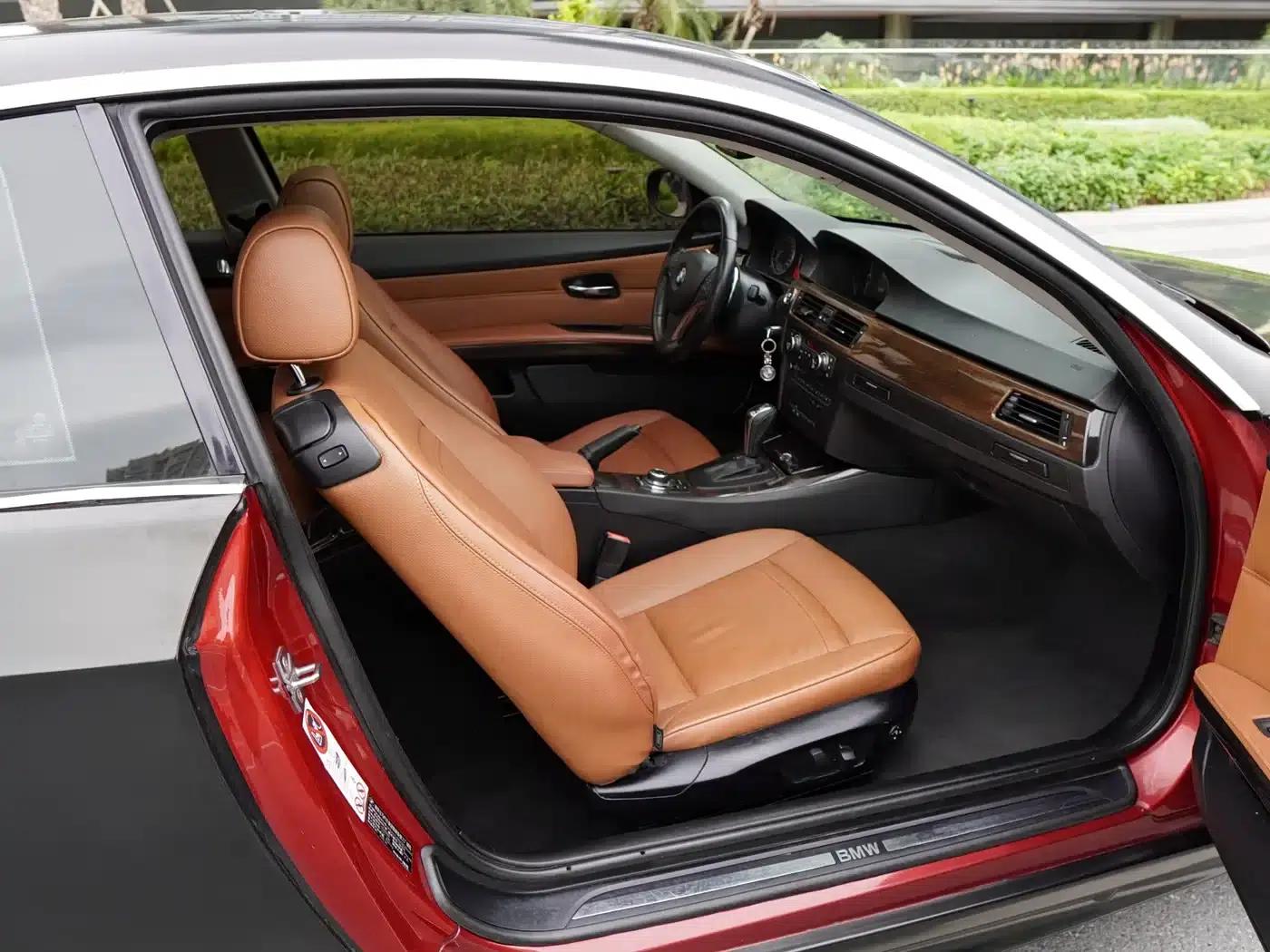 2011 BMW 3 Series 330i Coupe (Imported) — миниатюра 14