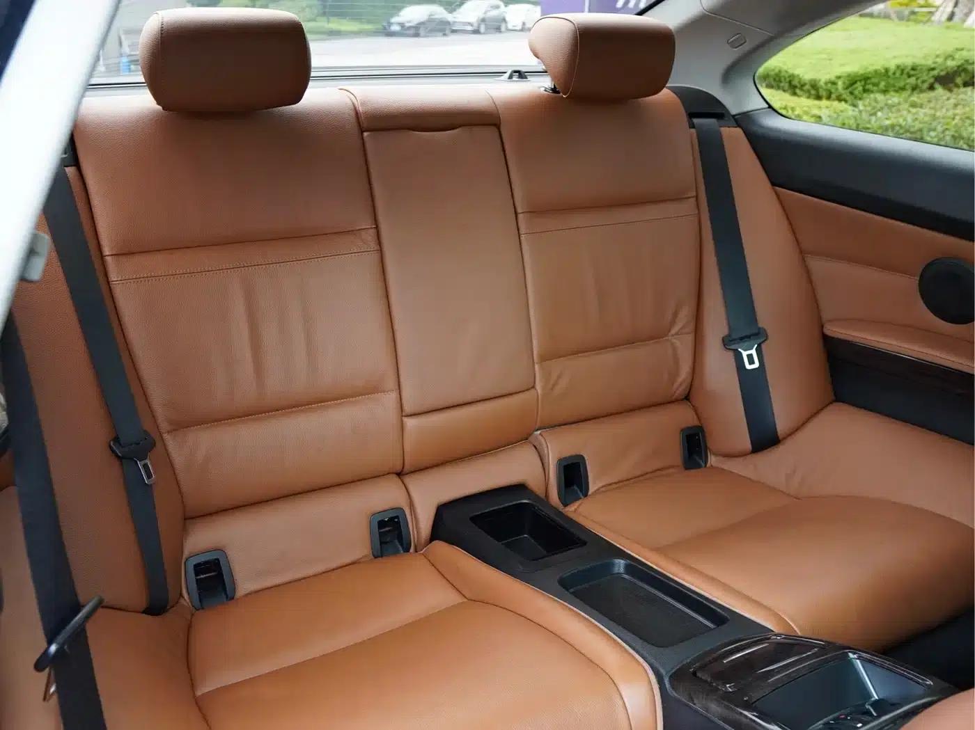 2011 BMW 3 Series 330i Coupe (Imported) — миниатюра 15