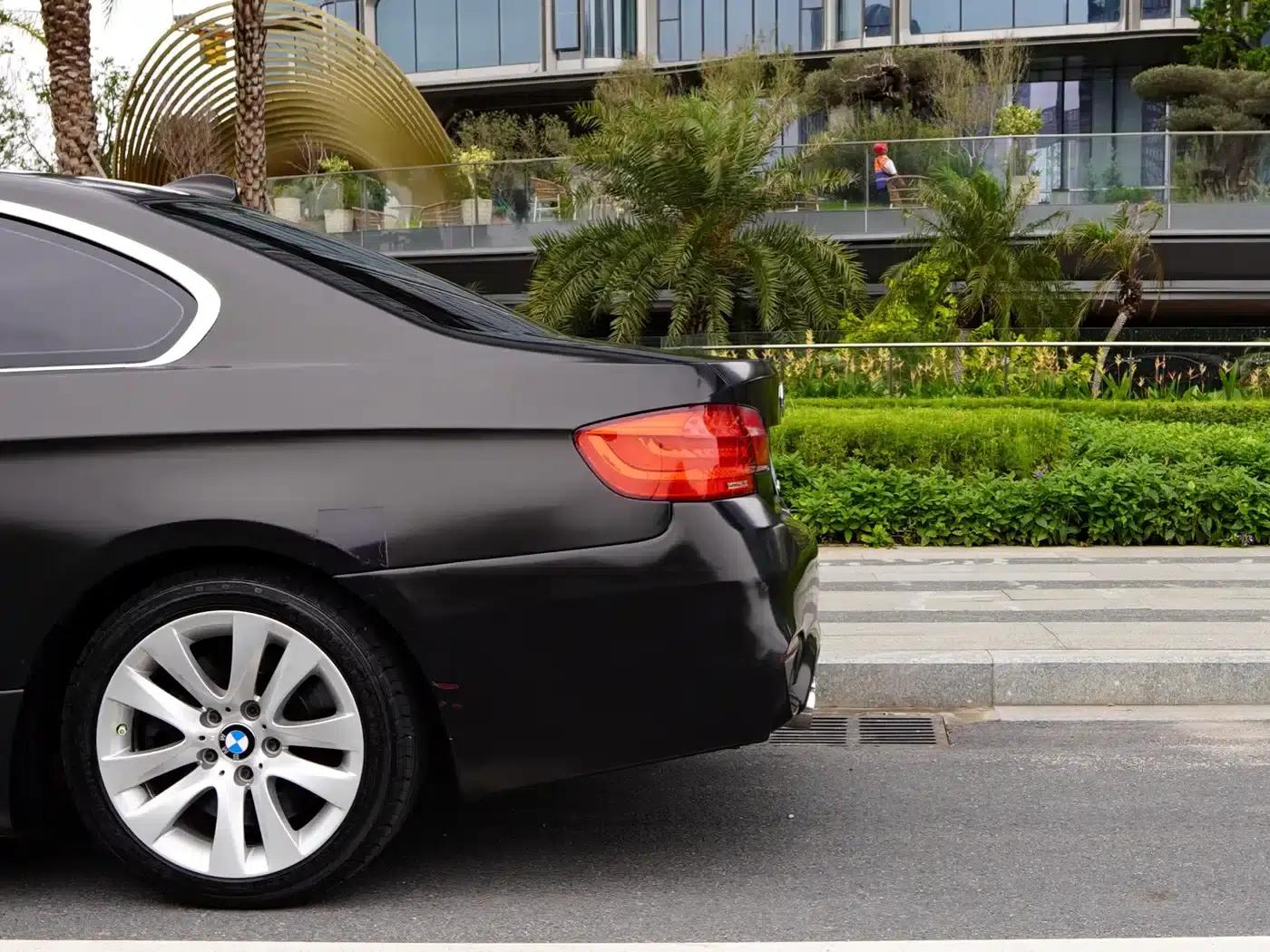 2011 BMW 3 Series 330i Coupe (Imported) — миниатюра 23