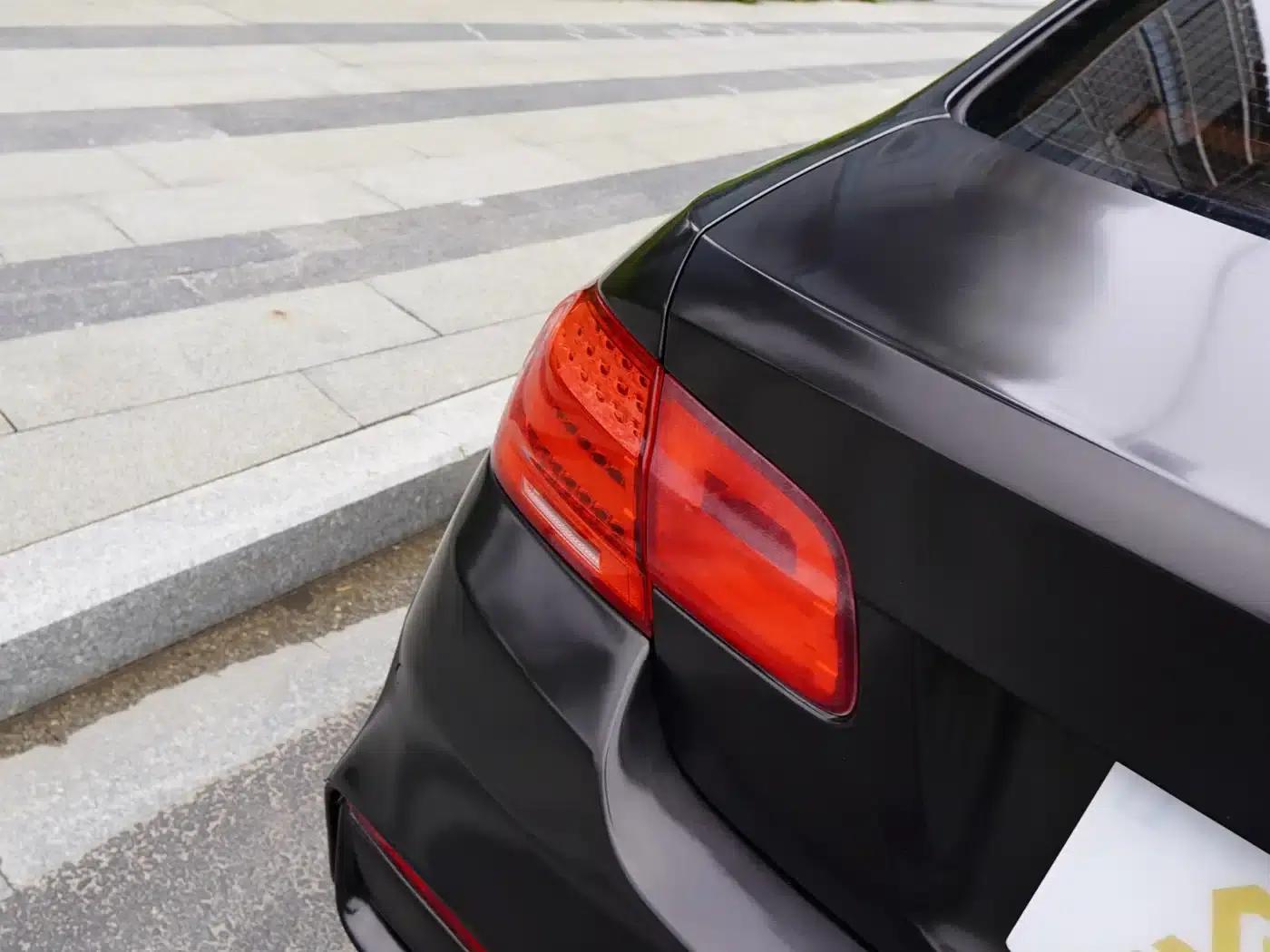 2011 BMW 3 Series 330i Coupe (Imported) — миниатюра 24