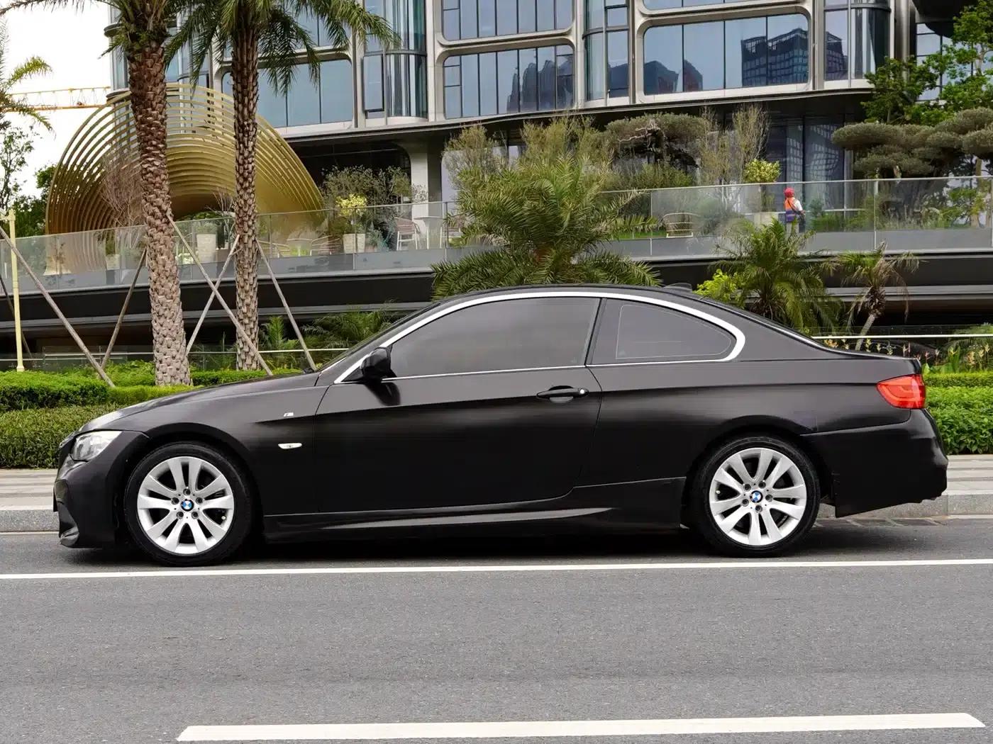 2011 BMW 3 Series 330i Coupe (Imported) — миниатюра 4