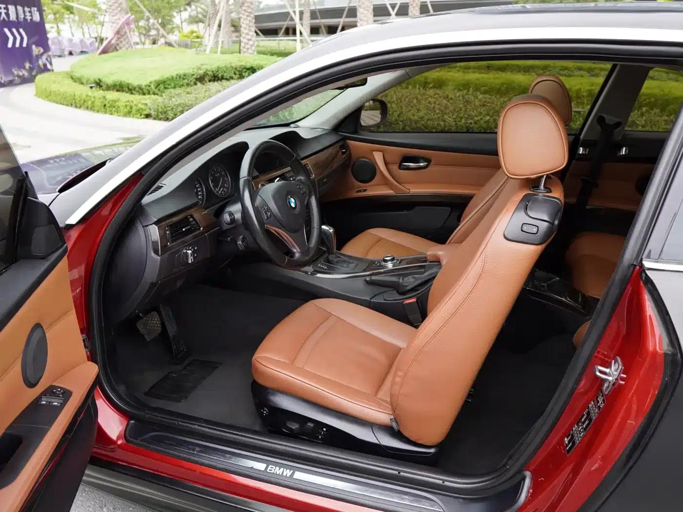 2011 BMW 3 Series 330i Coupe (Imported) — миниатюра 5