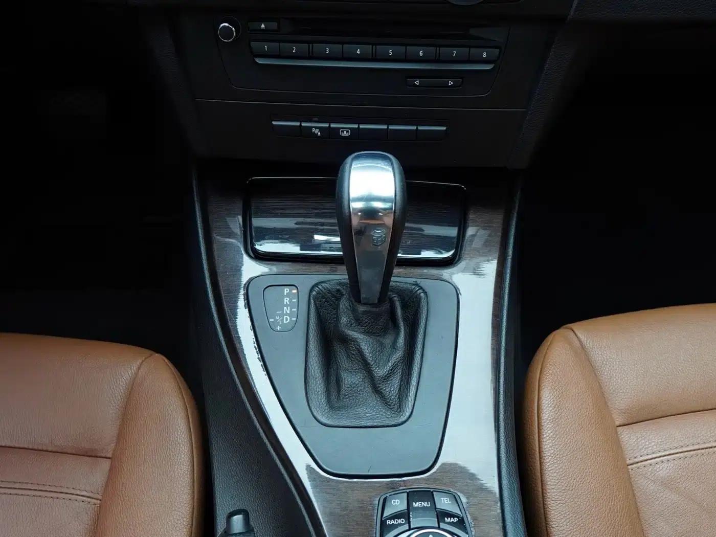 2011 BMW 3 Series 330i Coupe (Imported) — миниатюра 10