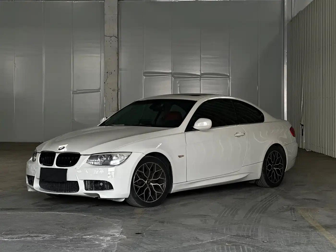 2011 BMW 3 Series 320i Coupe (Imported) — миниатюра 1