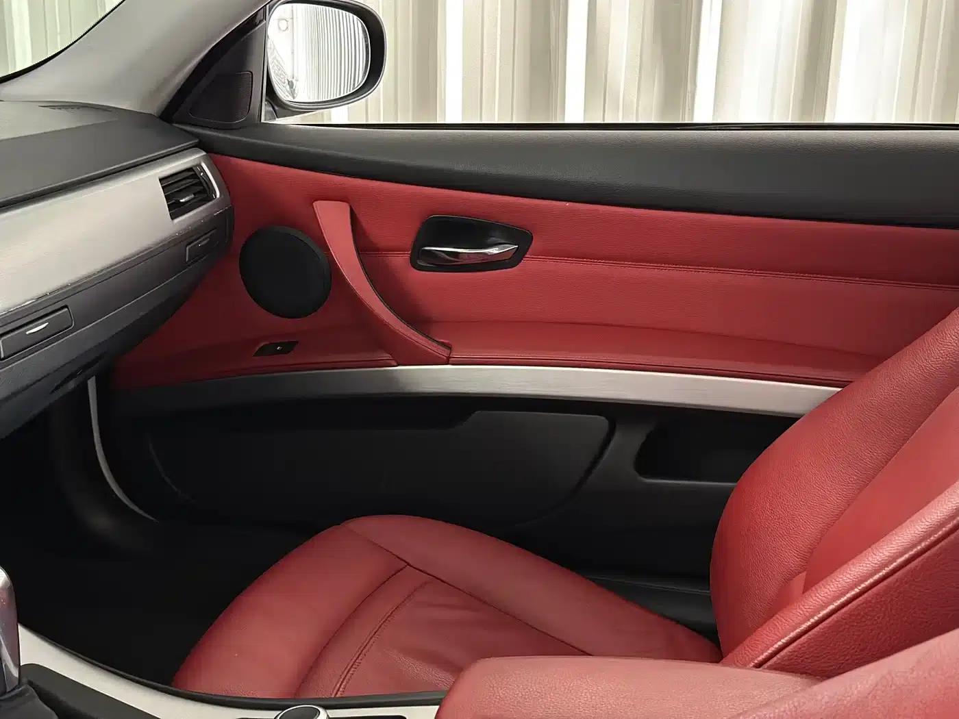 2011 BMW 3 Series 320i Coupe (Imported) — миниатюра 11