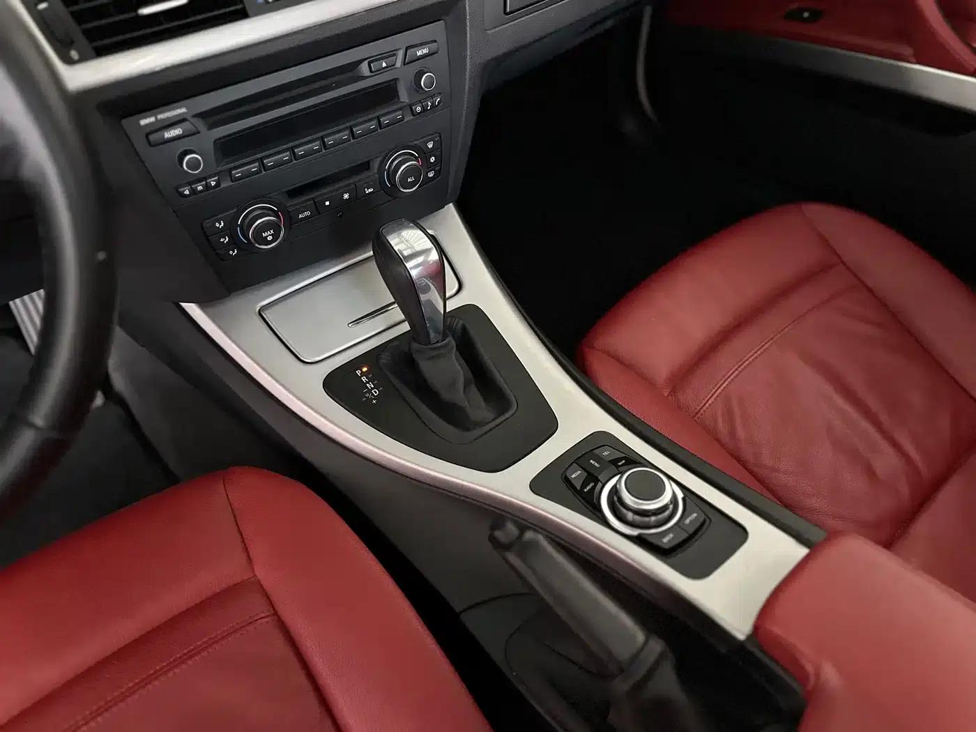 2011 BMW 3 Series 320i Coupe (Imported) — миниатюра 14