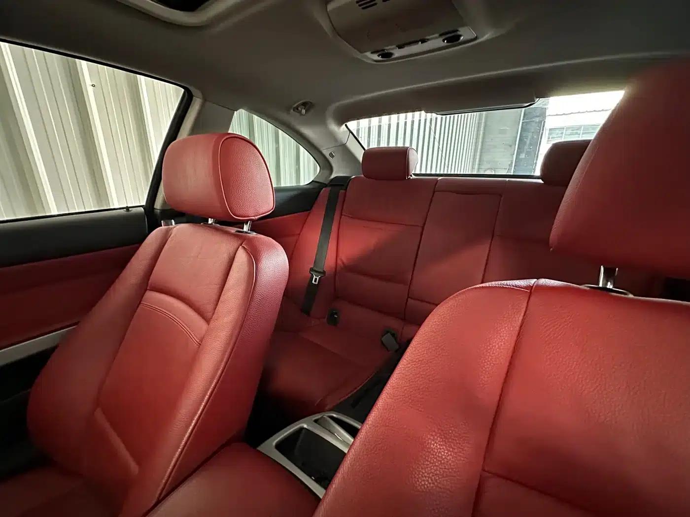 2011 BMW 3 Series 320i Coupe (Imported) — миниатюра 18