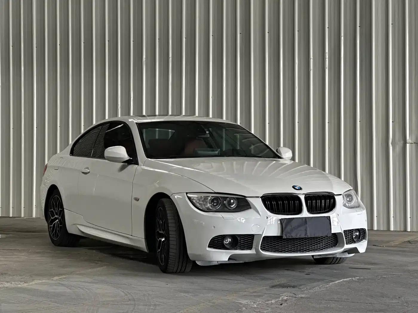 2011 BMW 3 Series 320i Coupe (Imported) — миниатюра 3