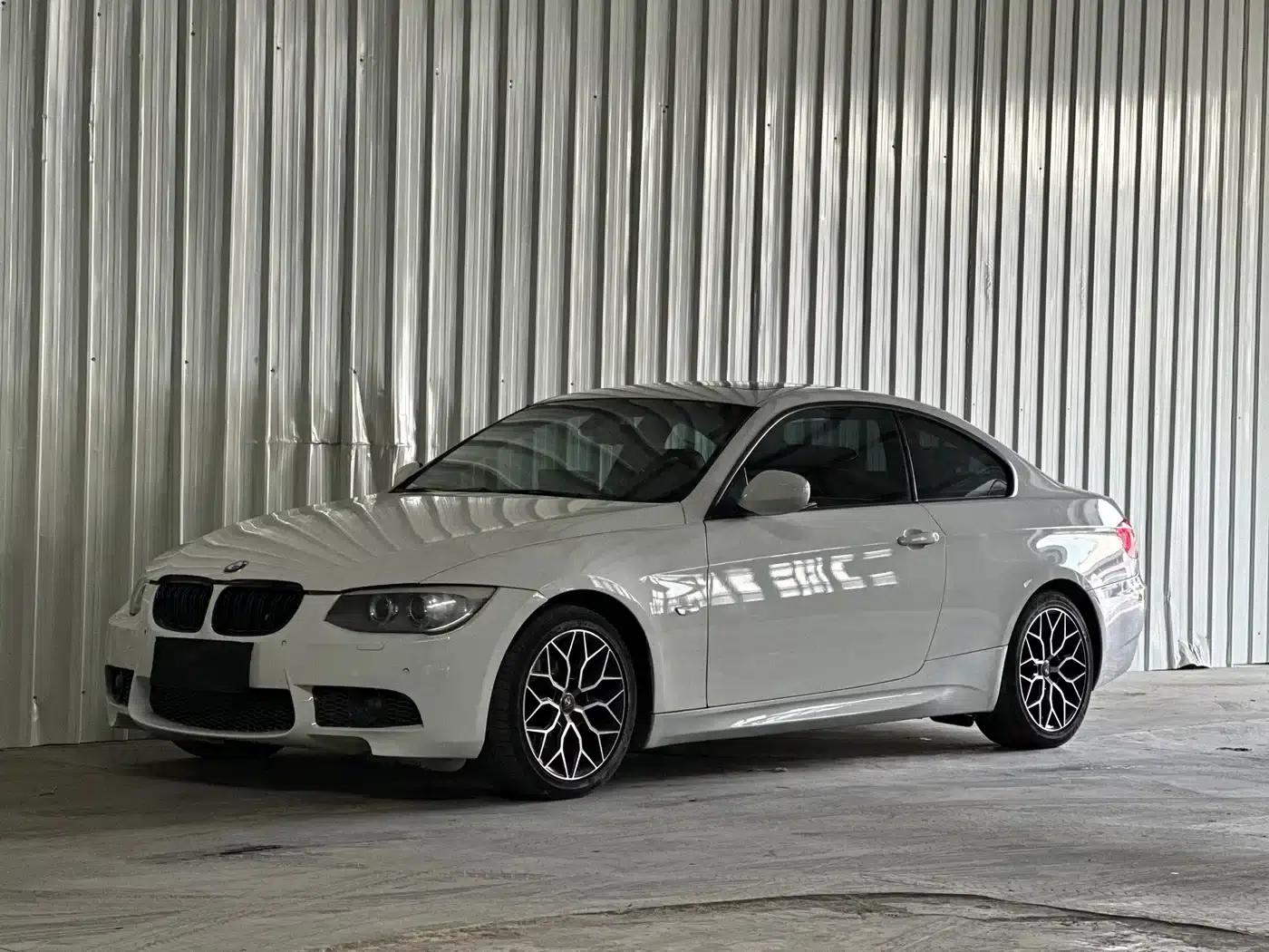 2011 BMW 3 Series 320i Coupe (Imported) — миниатюра 7