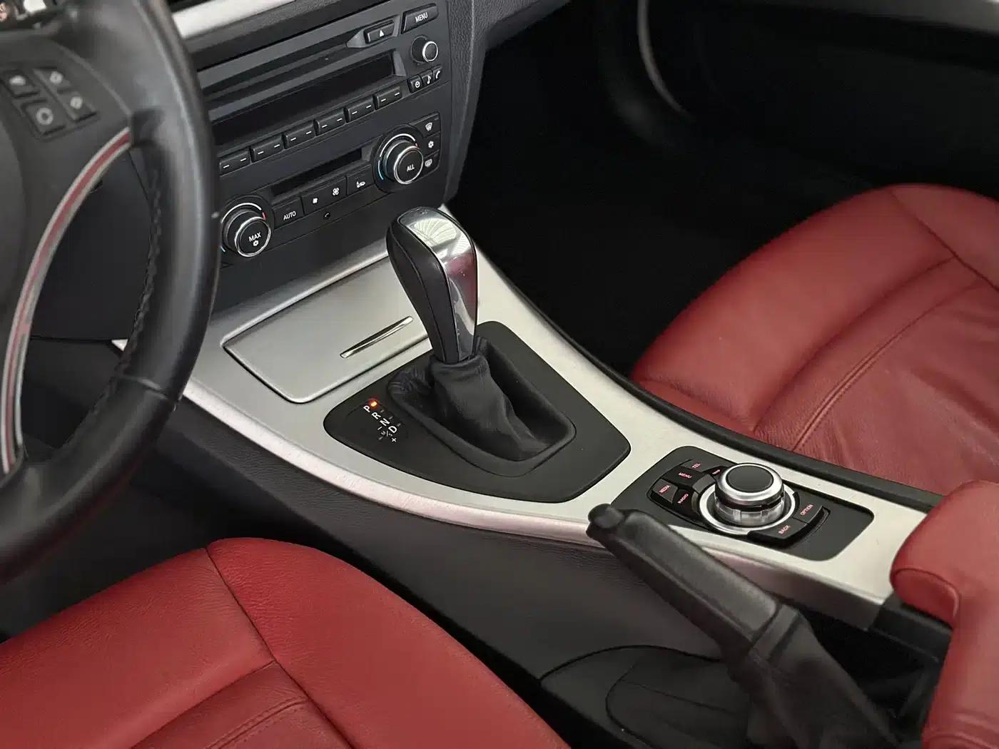 2011 BMW 3 Series 320i Coupe (Imported) — миниатюра 10