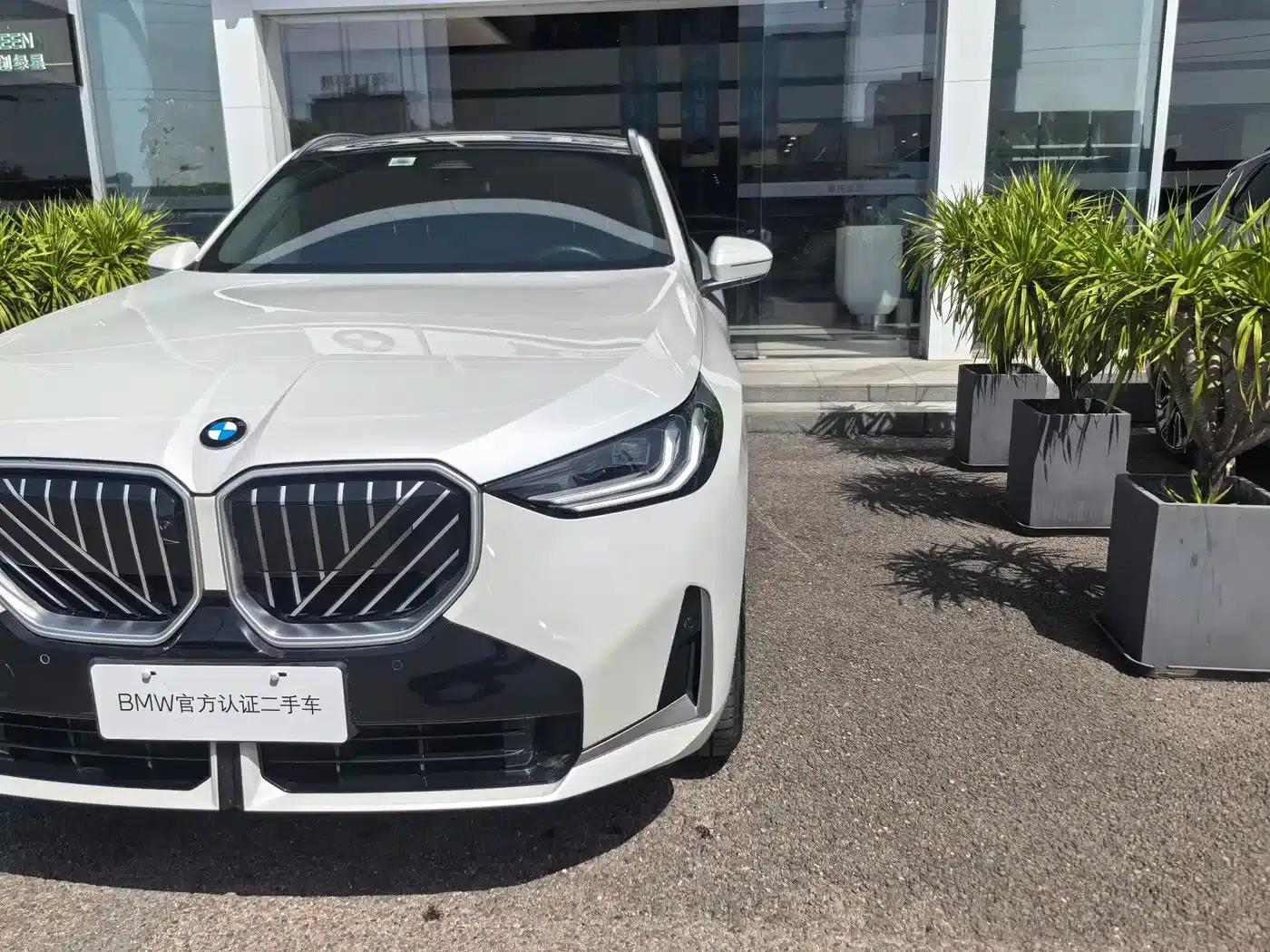 BMW X3 2025 xDrive30L Leading Edition M Sport Package — миниатюра 3