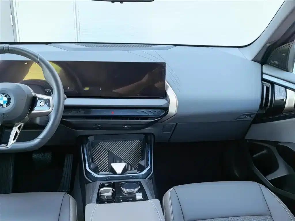 BMW X3 2025 xDrive30L Leading Edition M Sport Shadow Edition — миниатюра 10
