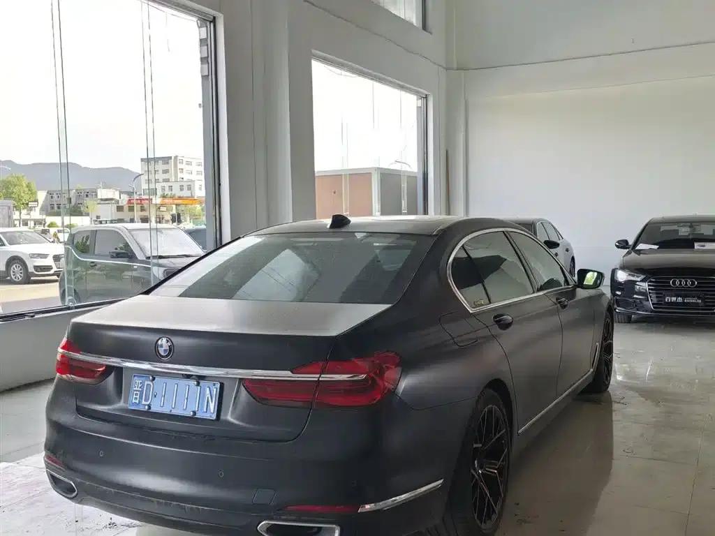 2017 BMW 7 Series 730Li Leading Edition — миниатюра 3